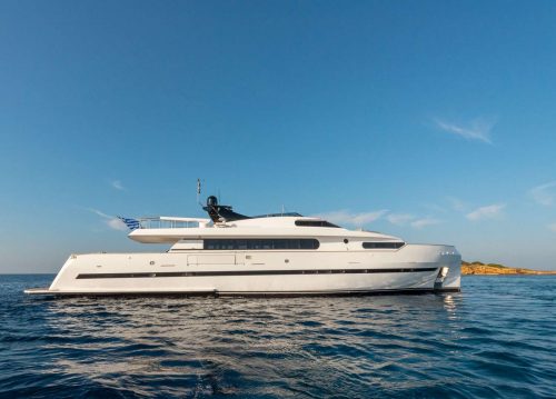 Luxusyacht Bugari 112 "Project Steel"