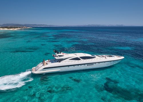 Luxusyacht Mangusta 130 "Mrs Grey"