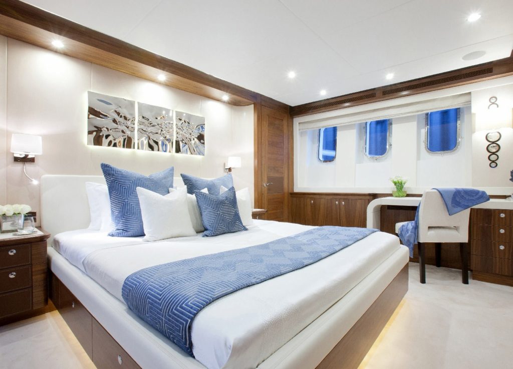 Mulder 28,6m “Firefly” – master suite