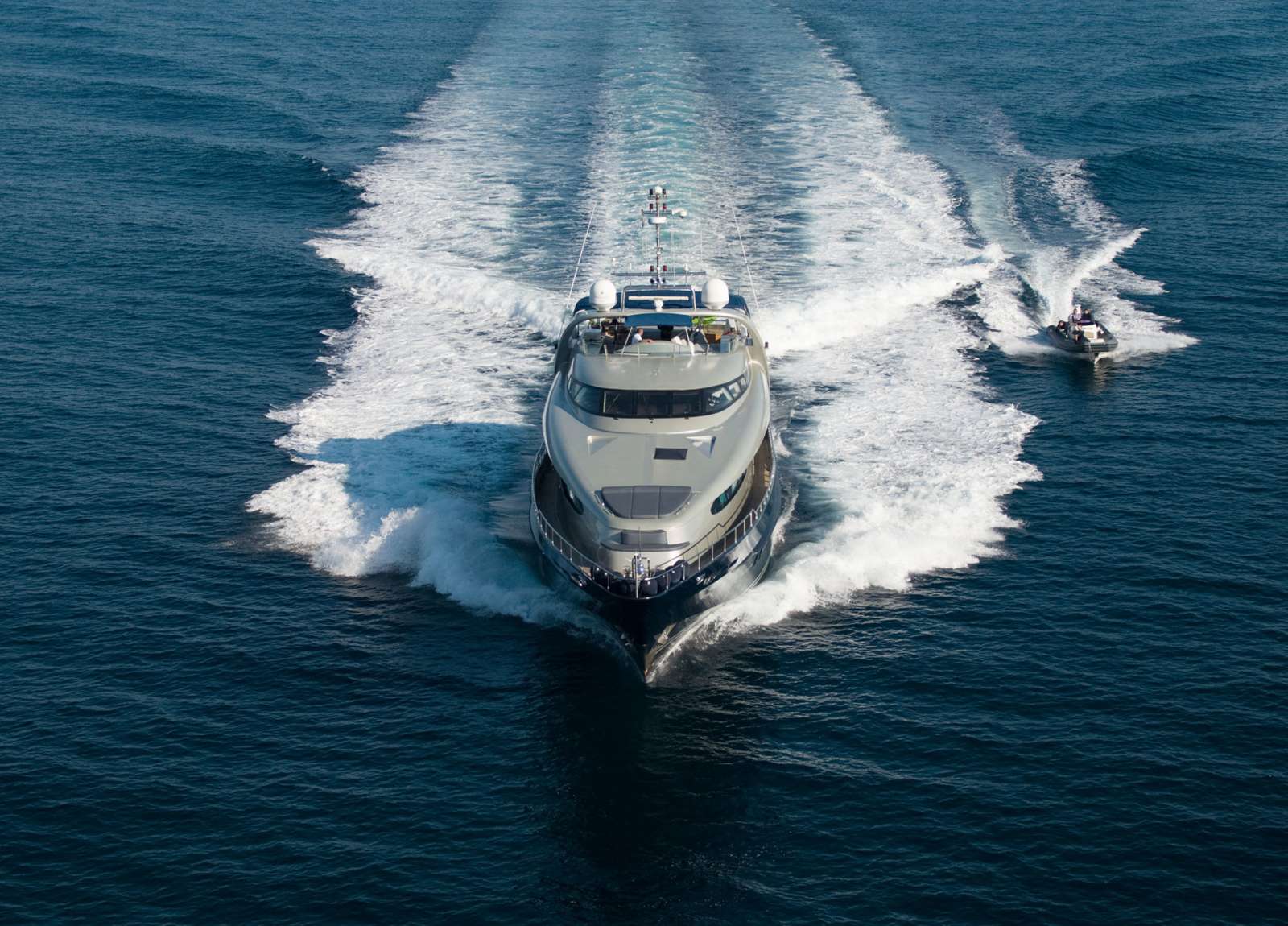 Luxusyacht Oceanline 127 "One Blue"