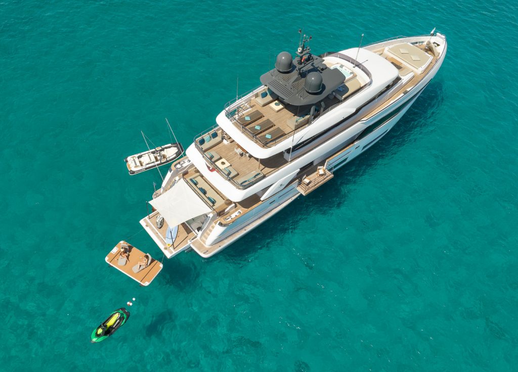 Custom Line Navetta 33m "Acqua" – Ansicht 2