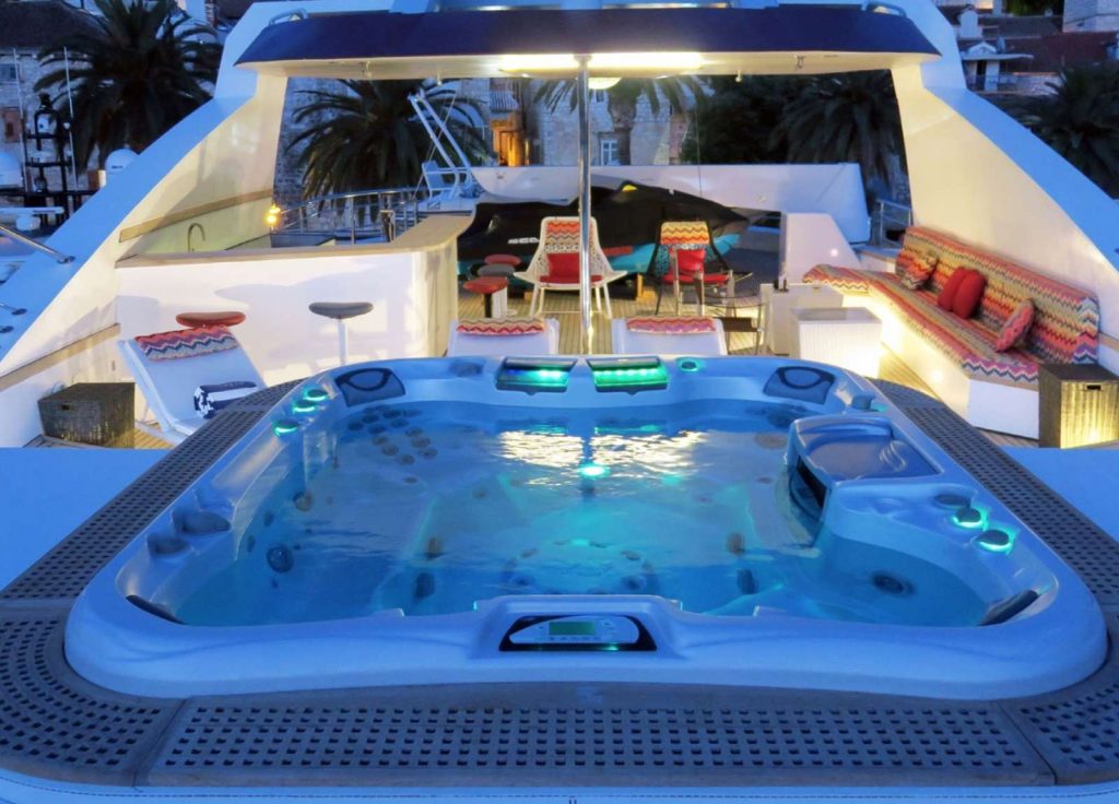 Zepter Yacht 50m "Joy Me" – Pool