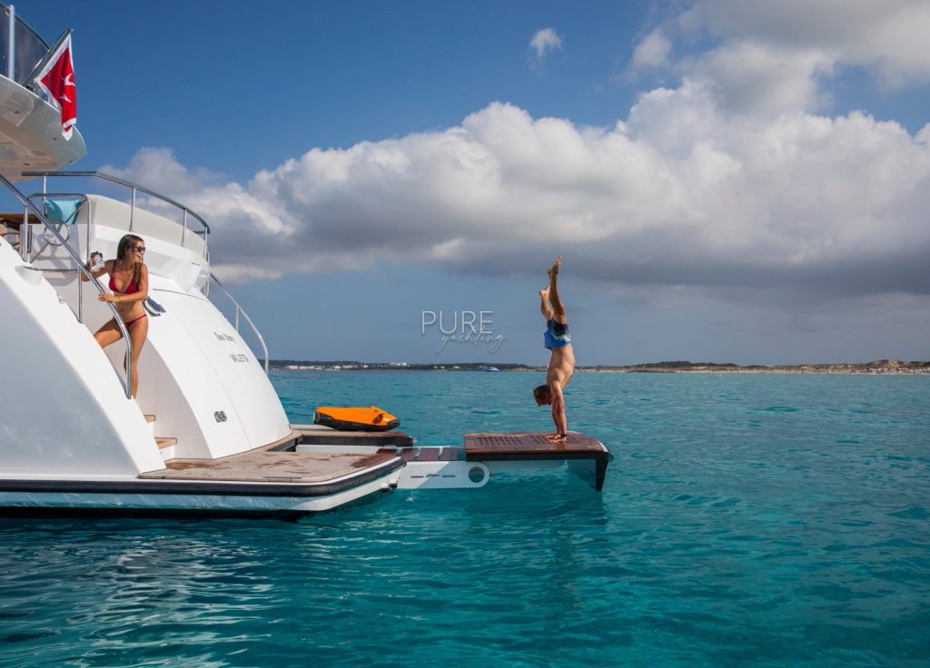Vanquish 82 "Sea Story" – View 5
