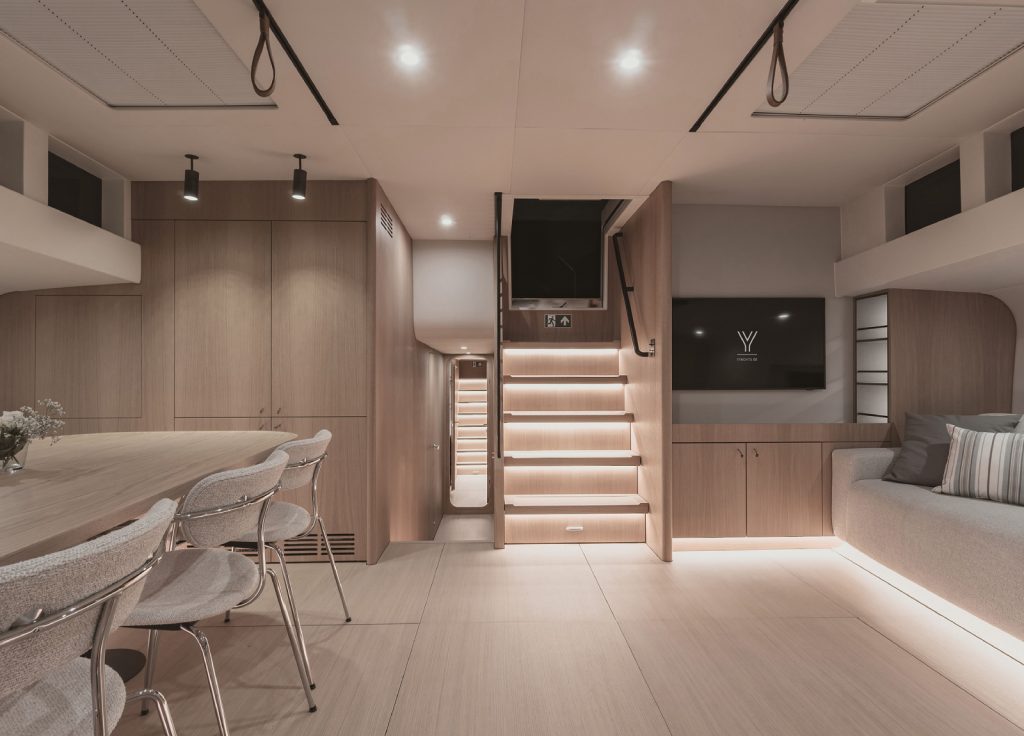 Yacht Y8 Fixed Keel "Nadamas" – Salon