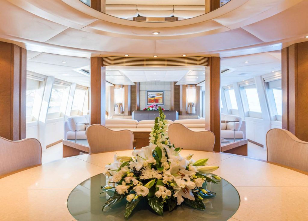 Evolution Yachts 34m "Benita Blue" – Salon