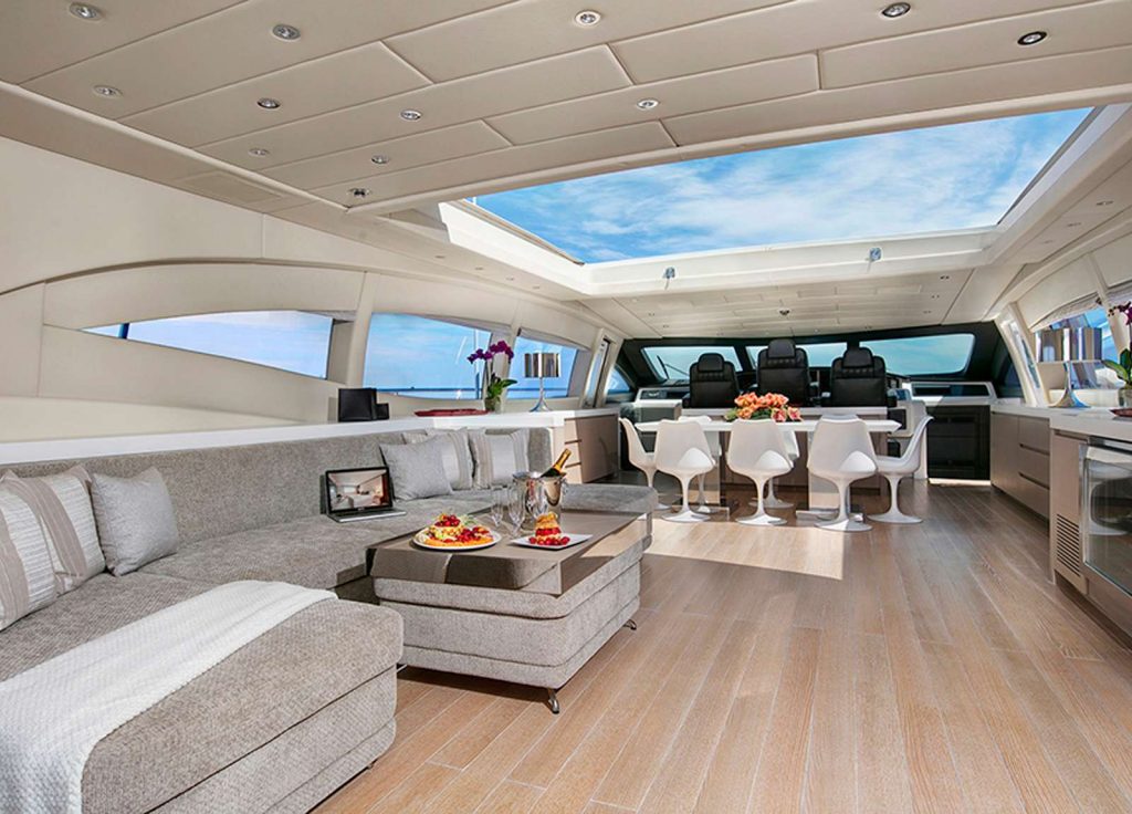 Mangusta 108 "Lady B" – Salon