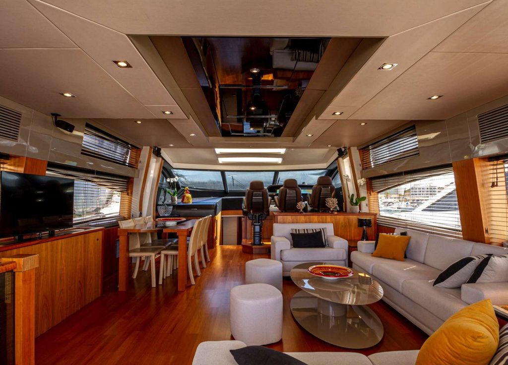 Sunseeker Predator 84 "Basad" – Salon