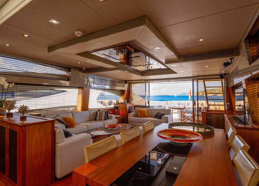 Sunseeker Predator 84 "Basad" – Salon