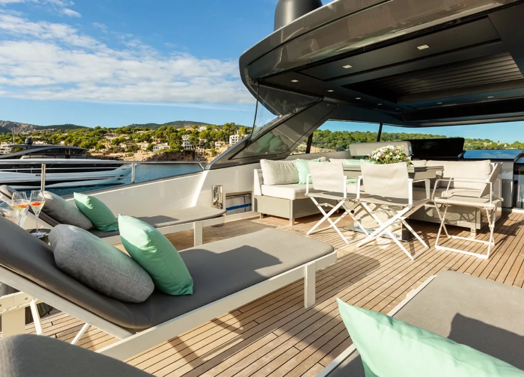 Sanlorenzo SX76 "Cloud IX" – Flybridge