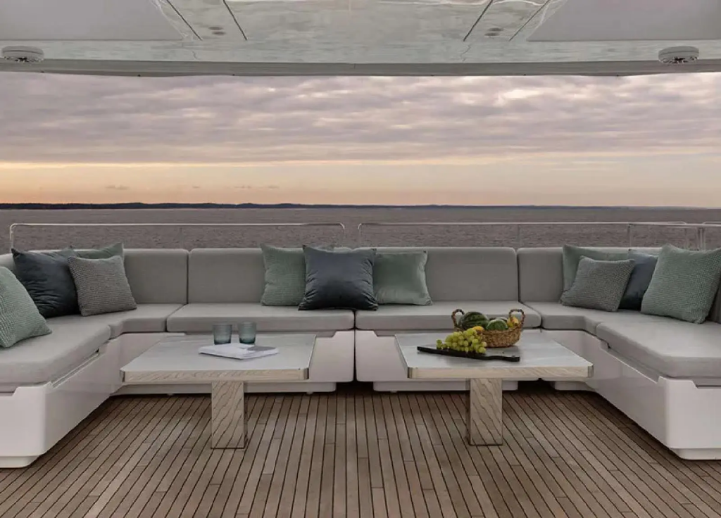 Sunreef 80 „Shades of Grey“ – Lounge
