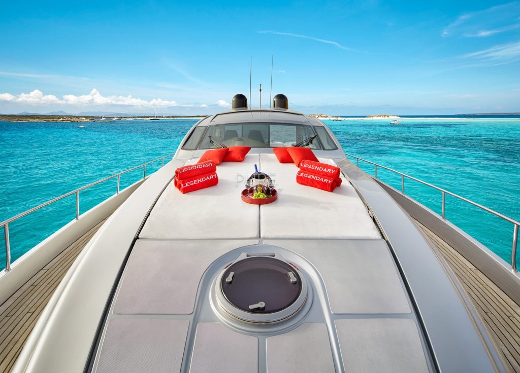 Pershing 72 "Legendary" – View 3