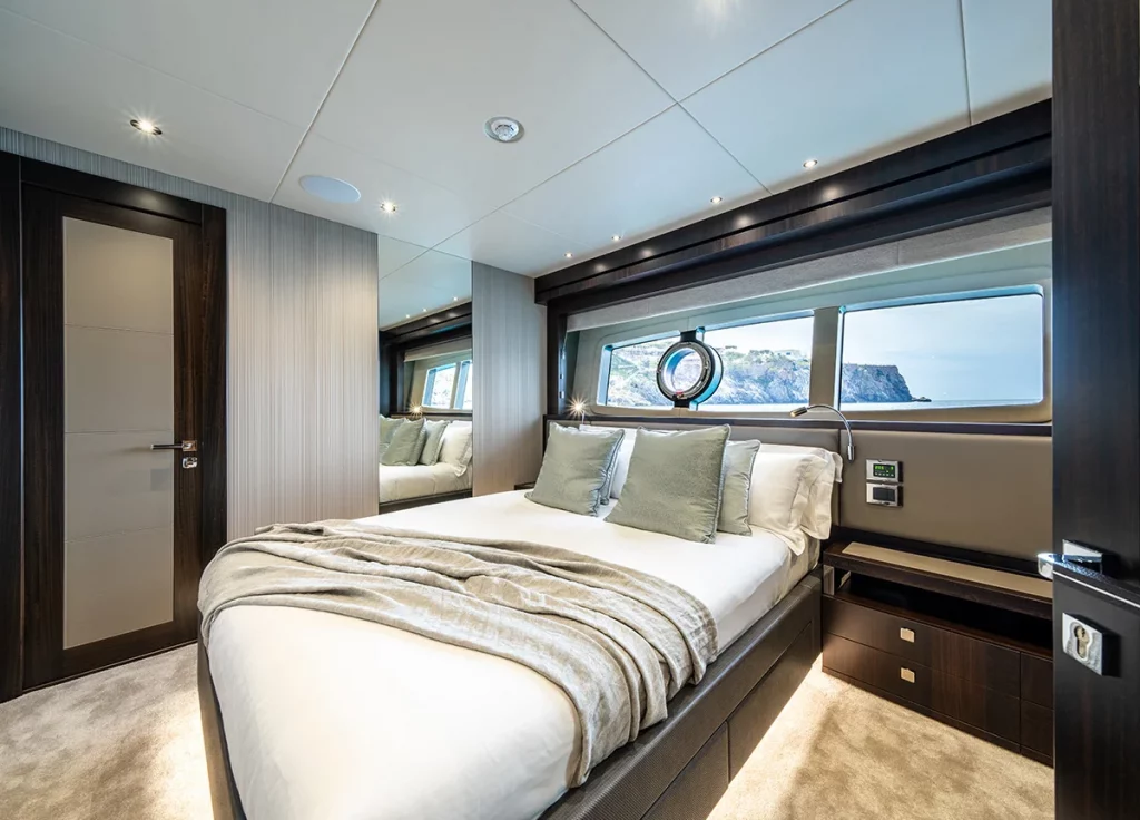 Sunseeker 92 "Blue Infinity One" – Kabine
