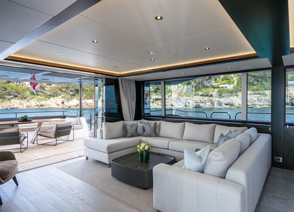 Sunseeker 92 "Blue Infinity One" – Salon
