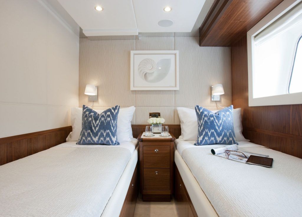 Mulder 28,6m “Firefly” – cabin