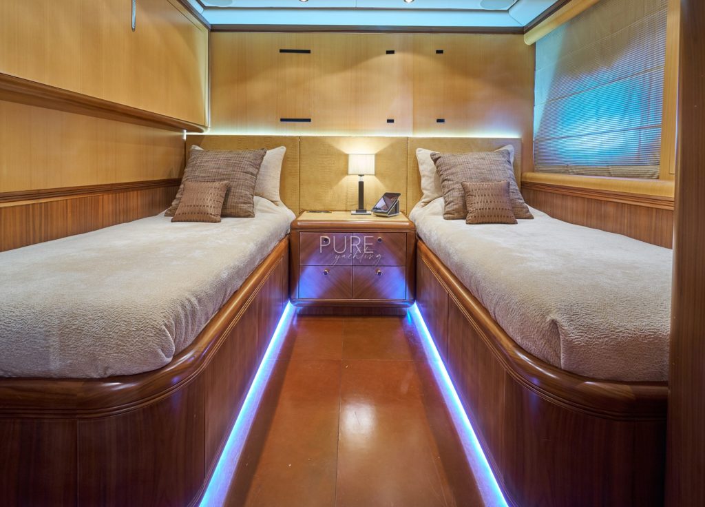 Mangusta 130 "Mrs Grey" – Kabine
