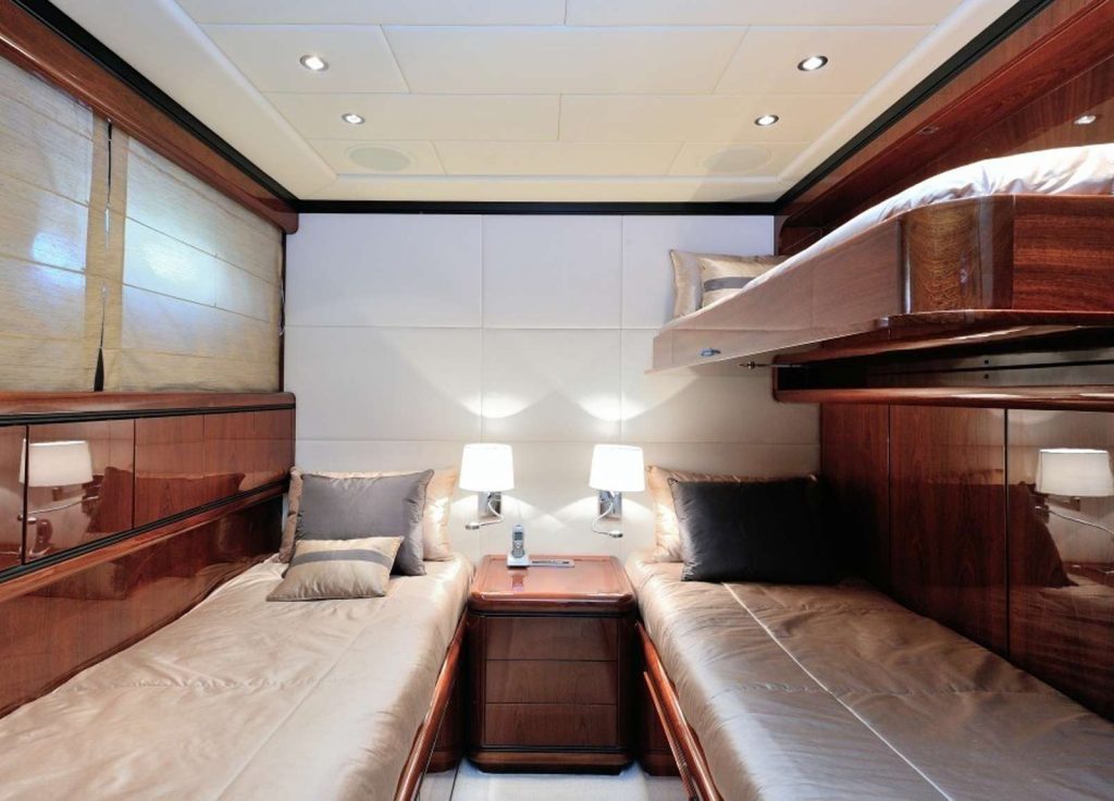Mangusta 108 "Lady B" – Kabine