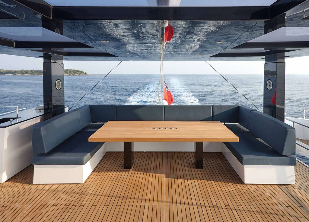 Sunreef Supreme 68 "Midori" – Oberdeck