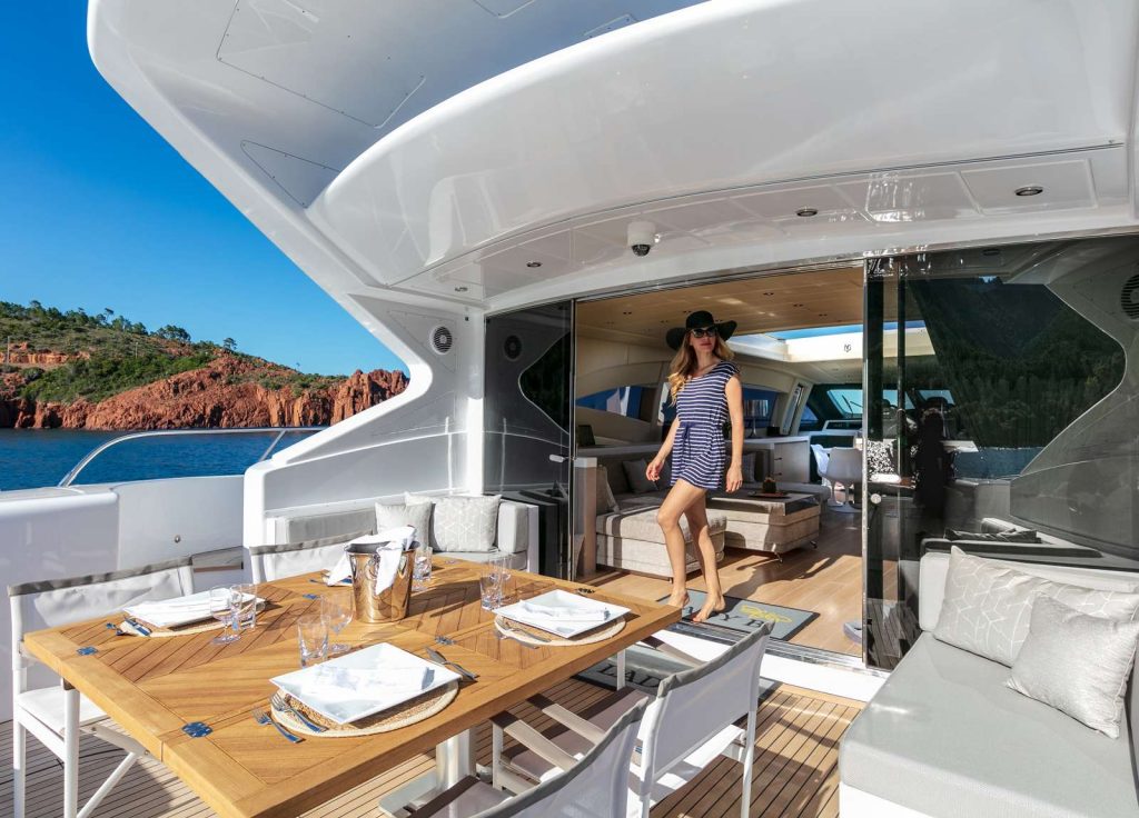Mangusta 108 "Lady B" – Oberdeck