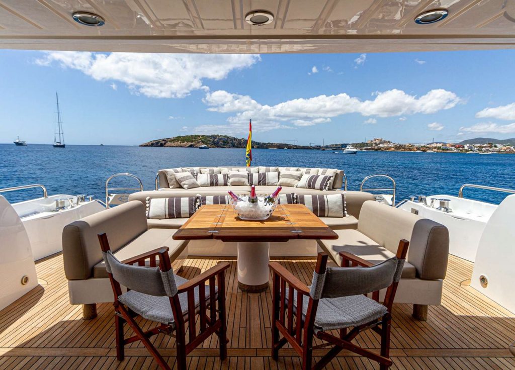 Sunseeker Predator 84 "Basad" – Oberdeck
