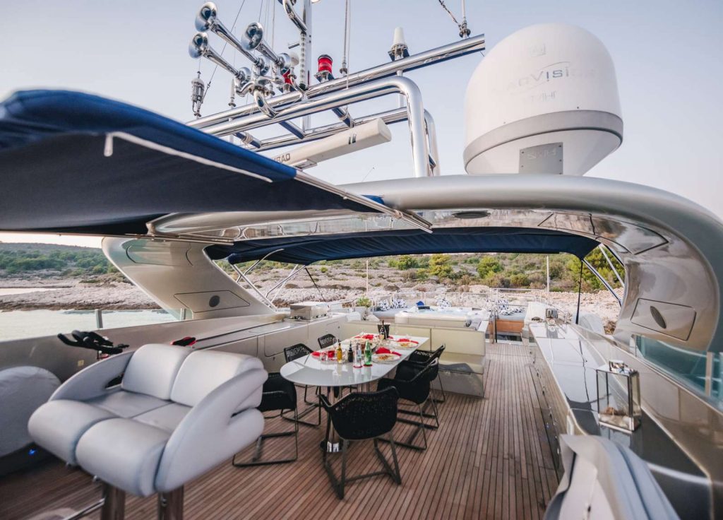 Oceanline 127 "One Blue" – Oberdeck