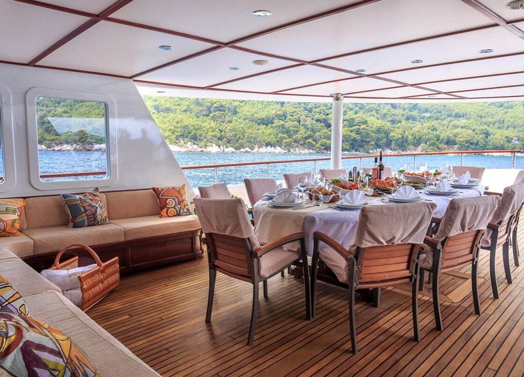 Aegean Yachts 131 "Donna Del Mare" – Oberdeck