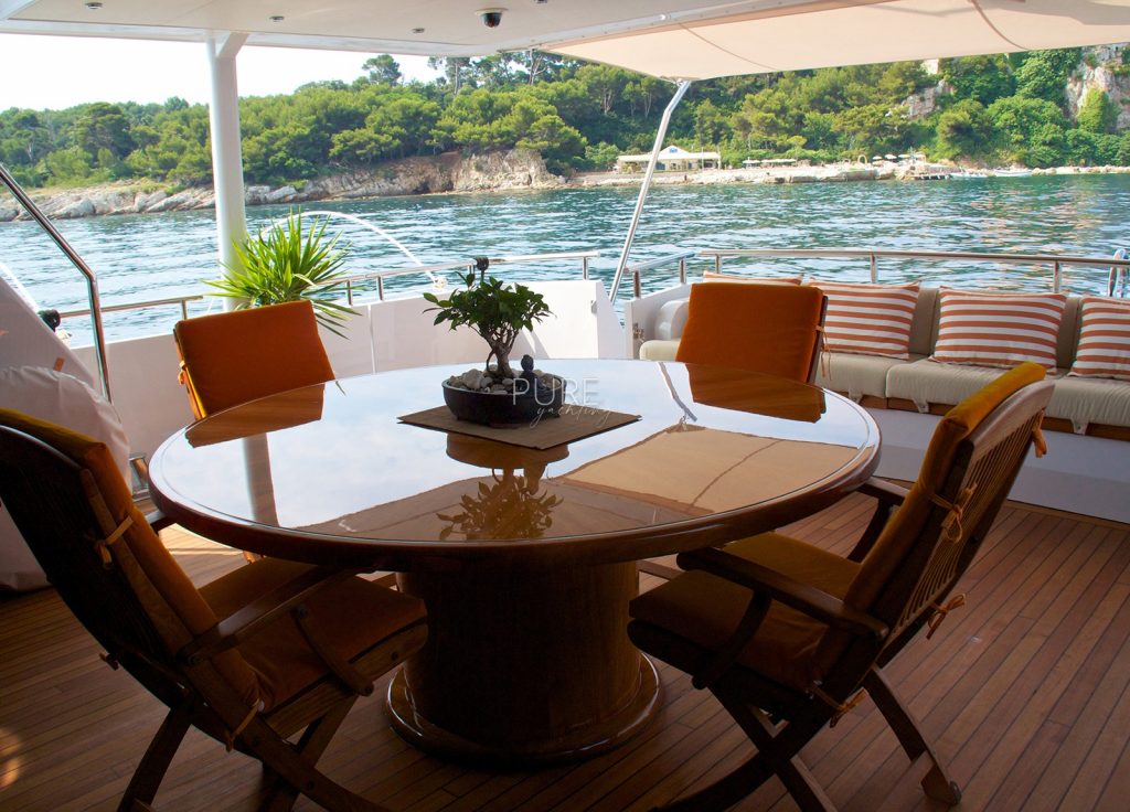 Heesen 28m "Heartbeat of Life" – Oberdeck
