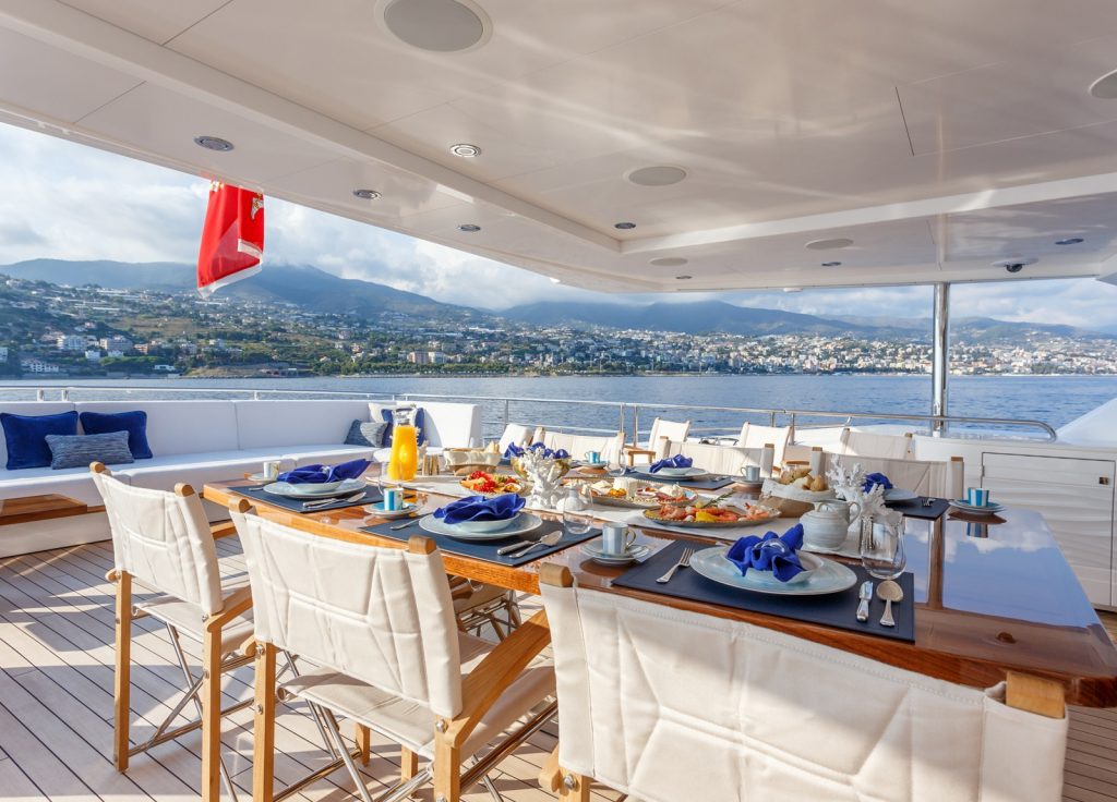 Sunseeker 131 "No.9" – Oberdeck