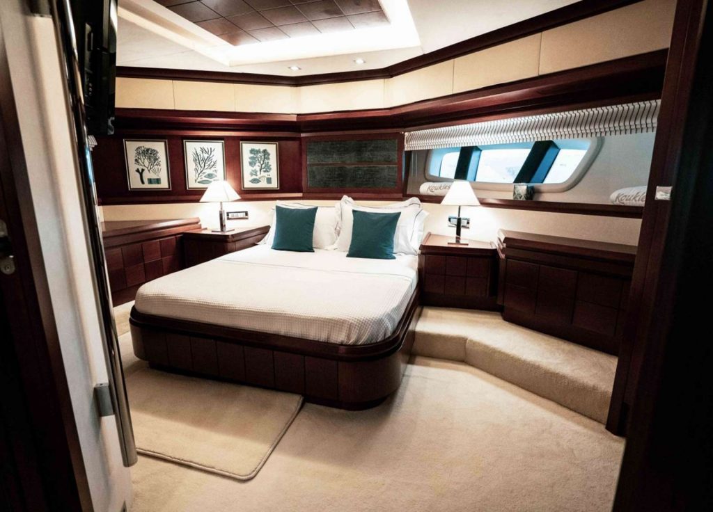 Azimut 29,9M "KOUKLES" – VIP-Kabine