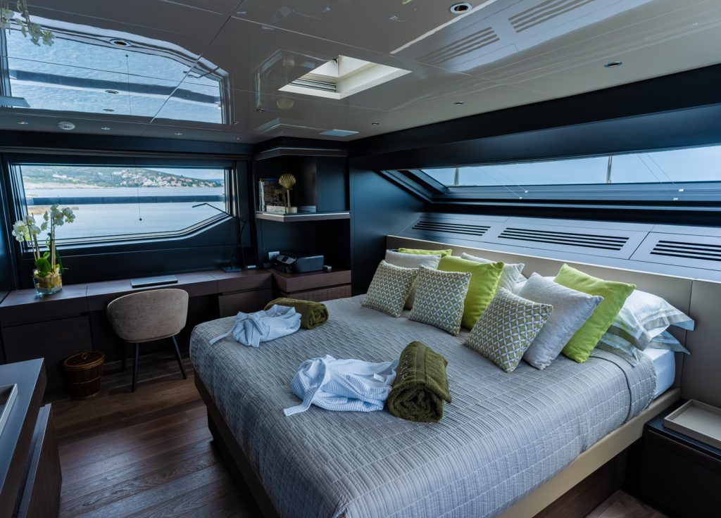 Sanlorenzo SL102 Asymmetric "Noor II" – VIP-Kabine