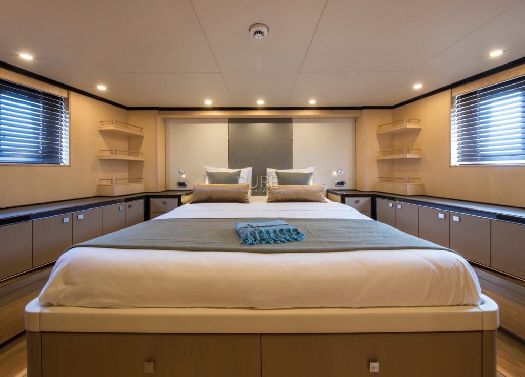 Vanquish 82 “Sea Story” – VIP cabin