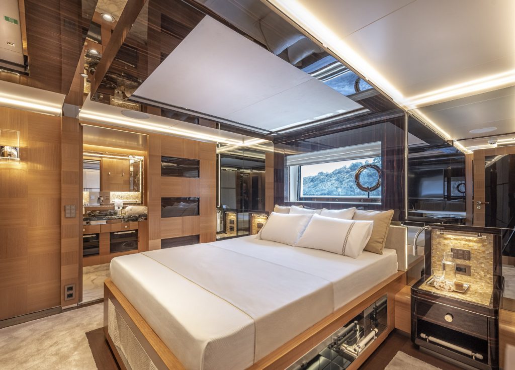 Yildiz 43m "Sunrise" – VIP-Kabine