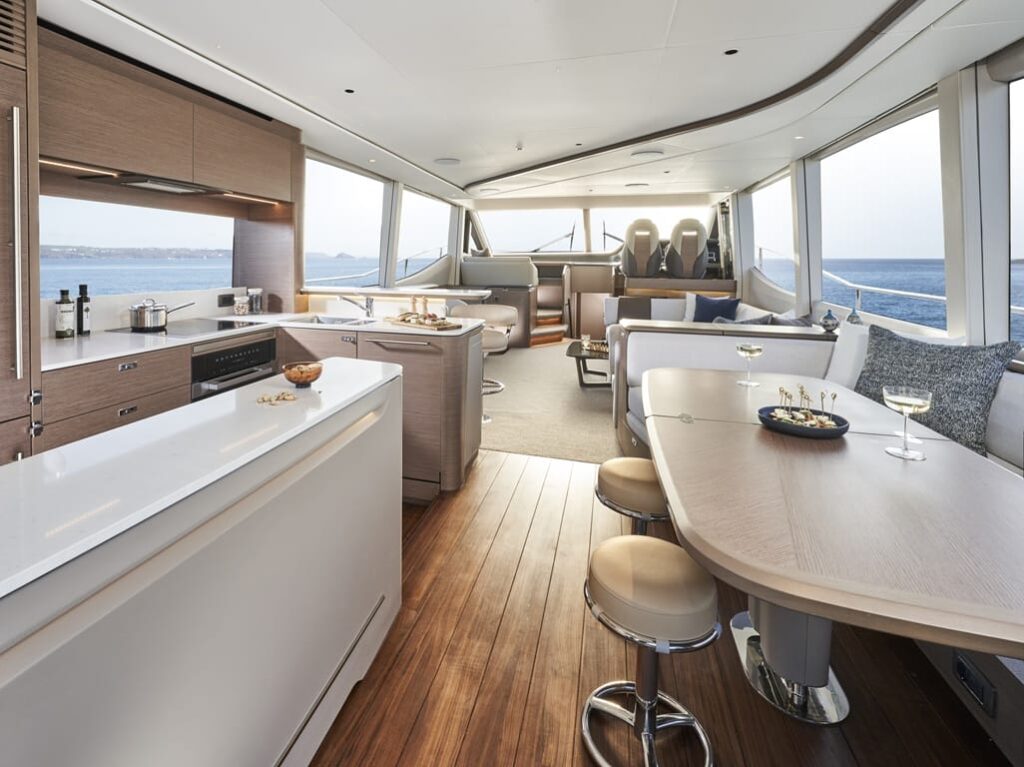 Princess Y72 "Prince of Peace" – Ansicht 10